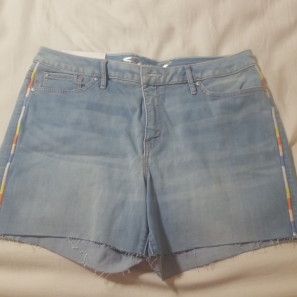 Seven7 Jean's weekend shorts size 16